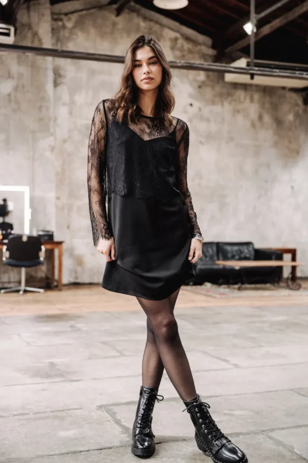 Freeman T. Porter Robes & Jupes*Ritania Lace
