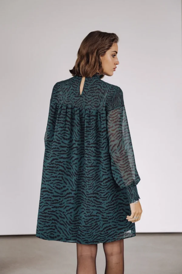 Freeman T. Porter Robes & Jupes*Rosewell Rock